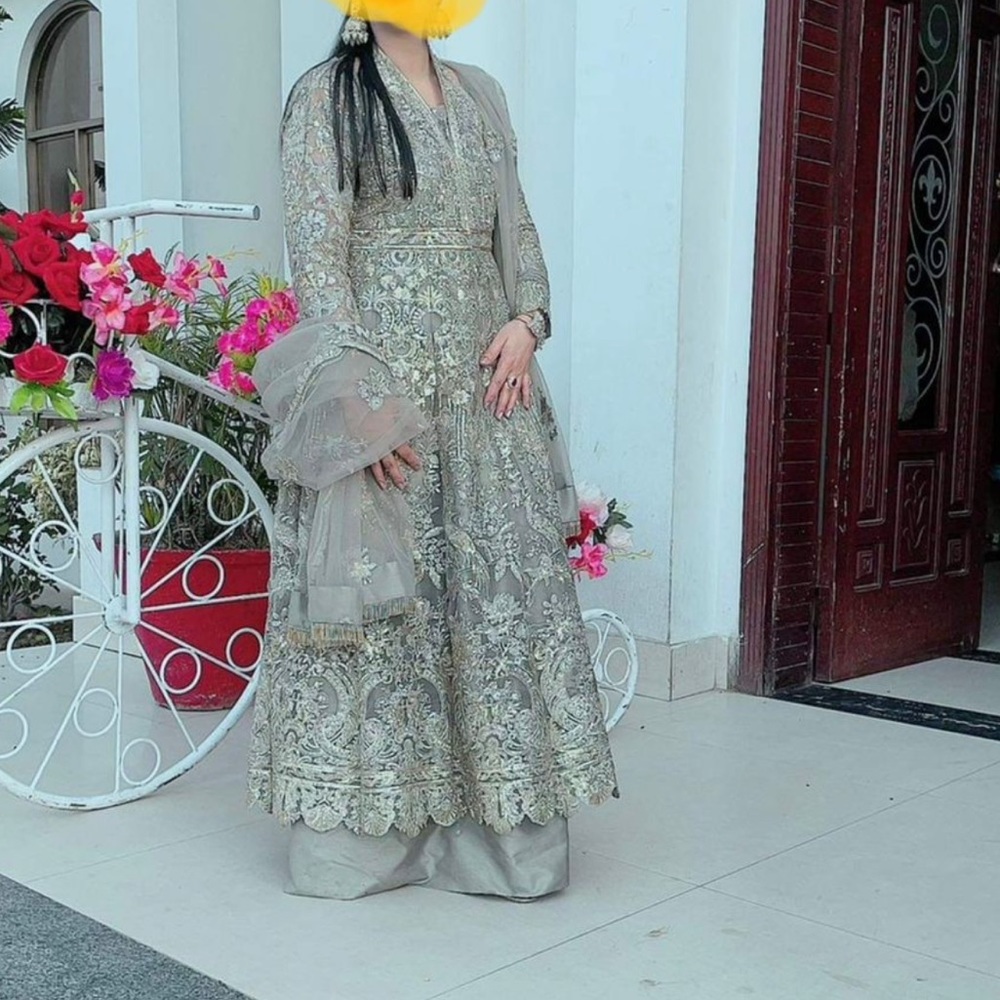 Farak shalwar kameez